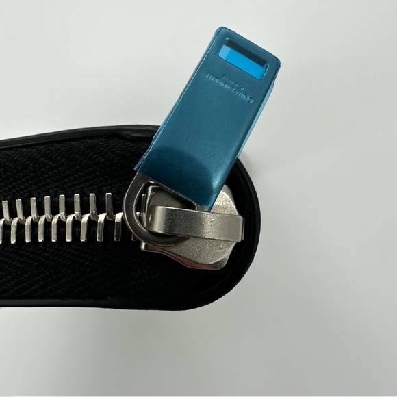 YSL Mono Ultracalf soft wallet - Picture 4 of 9